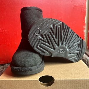 Ugg Kids Size 7 Tall Classic 2 Boot Black